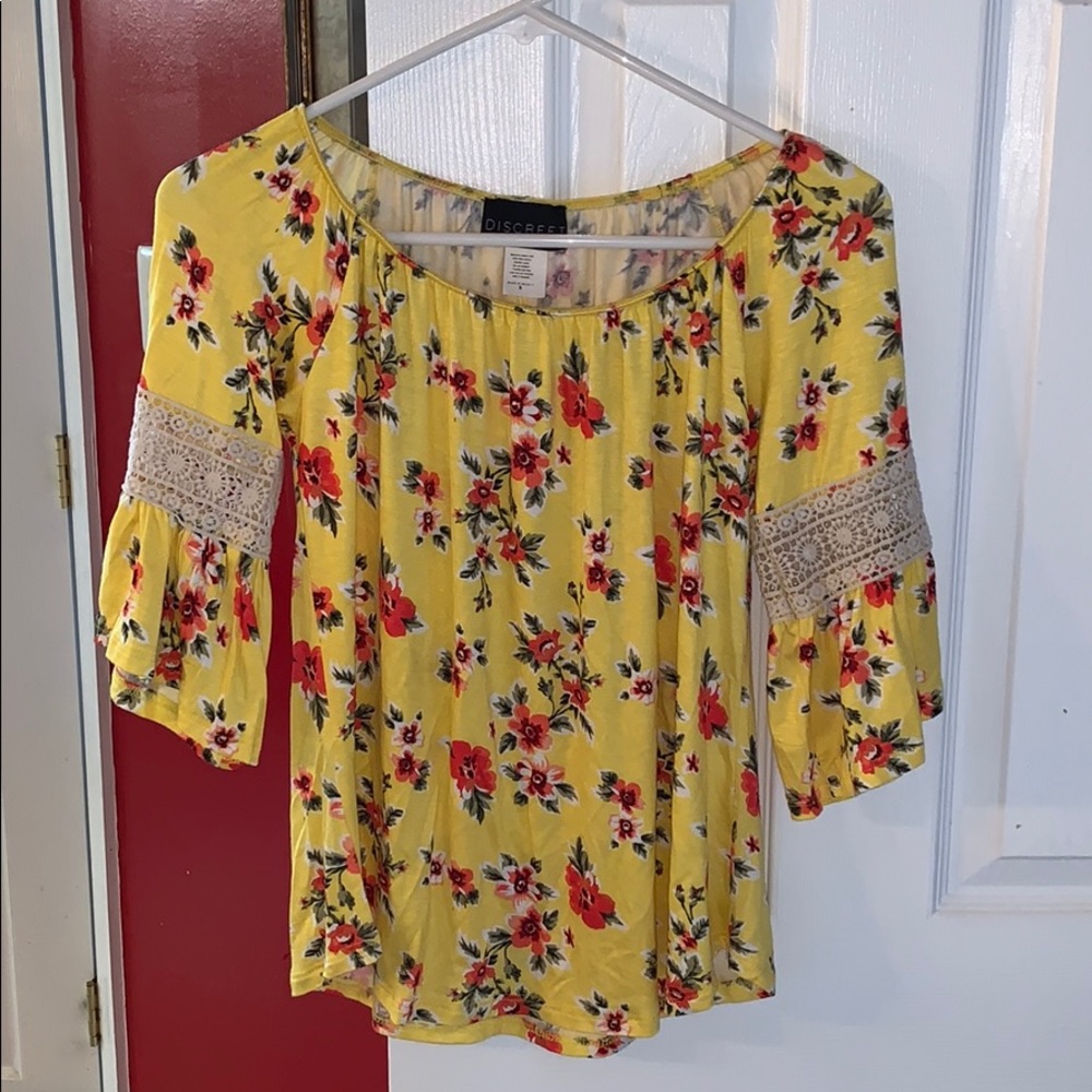 Discreet Floral Bell Sleeve Top, Yellow, Size S